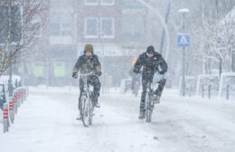 Hevige sneeuwval zorgt voor gladheid en sluitingen in Marum Video